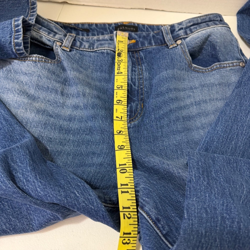 Talbots Women's High Waist Relaxed Jean Size 10 Palisade Wash Blue Denim - Picture 7 of 9